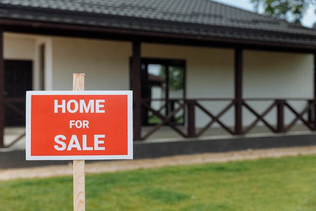 Deciding How To Sell: FSBO vs. Real Estate Agent